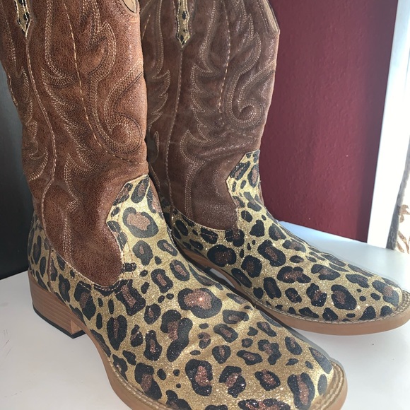 womens leopard cowboy boots
